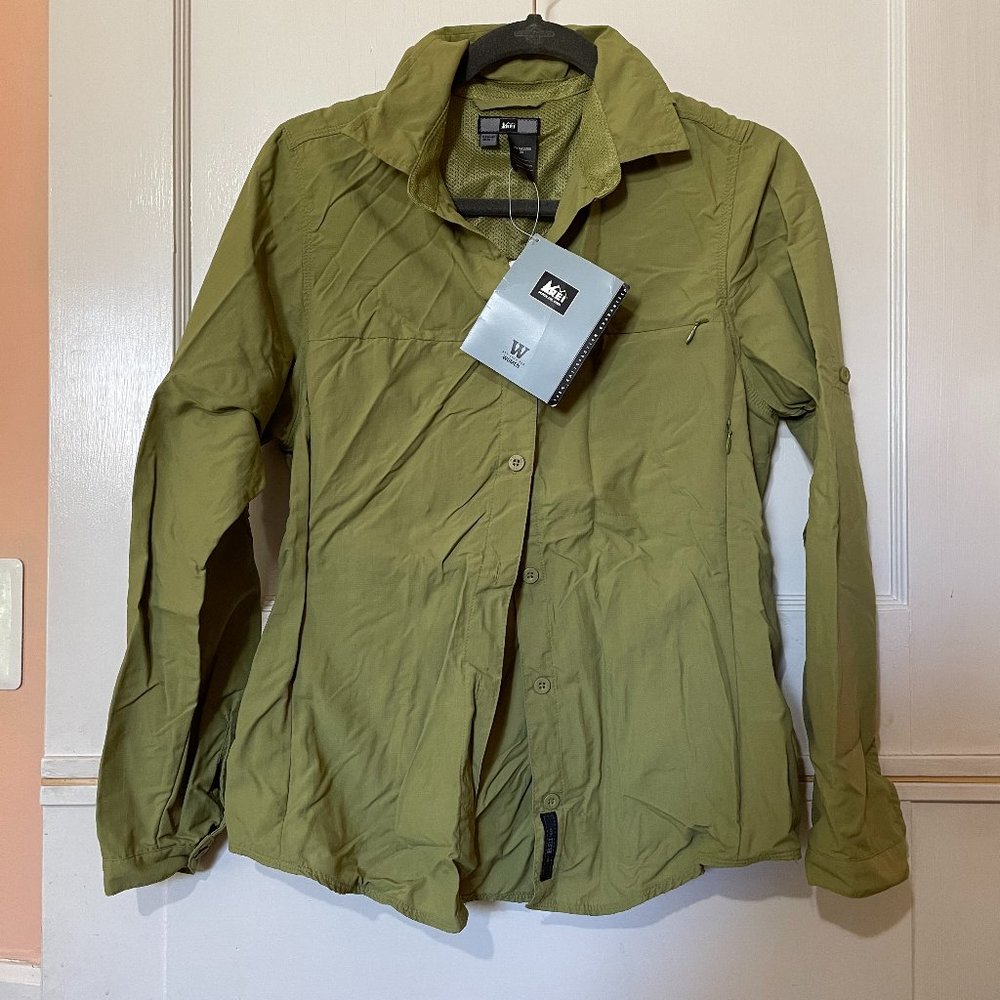 REI Green Womens M hiking, sun protection shirt, new with tags